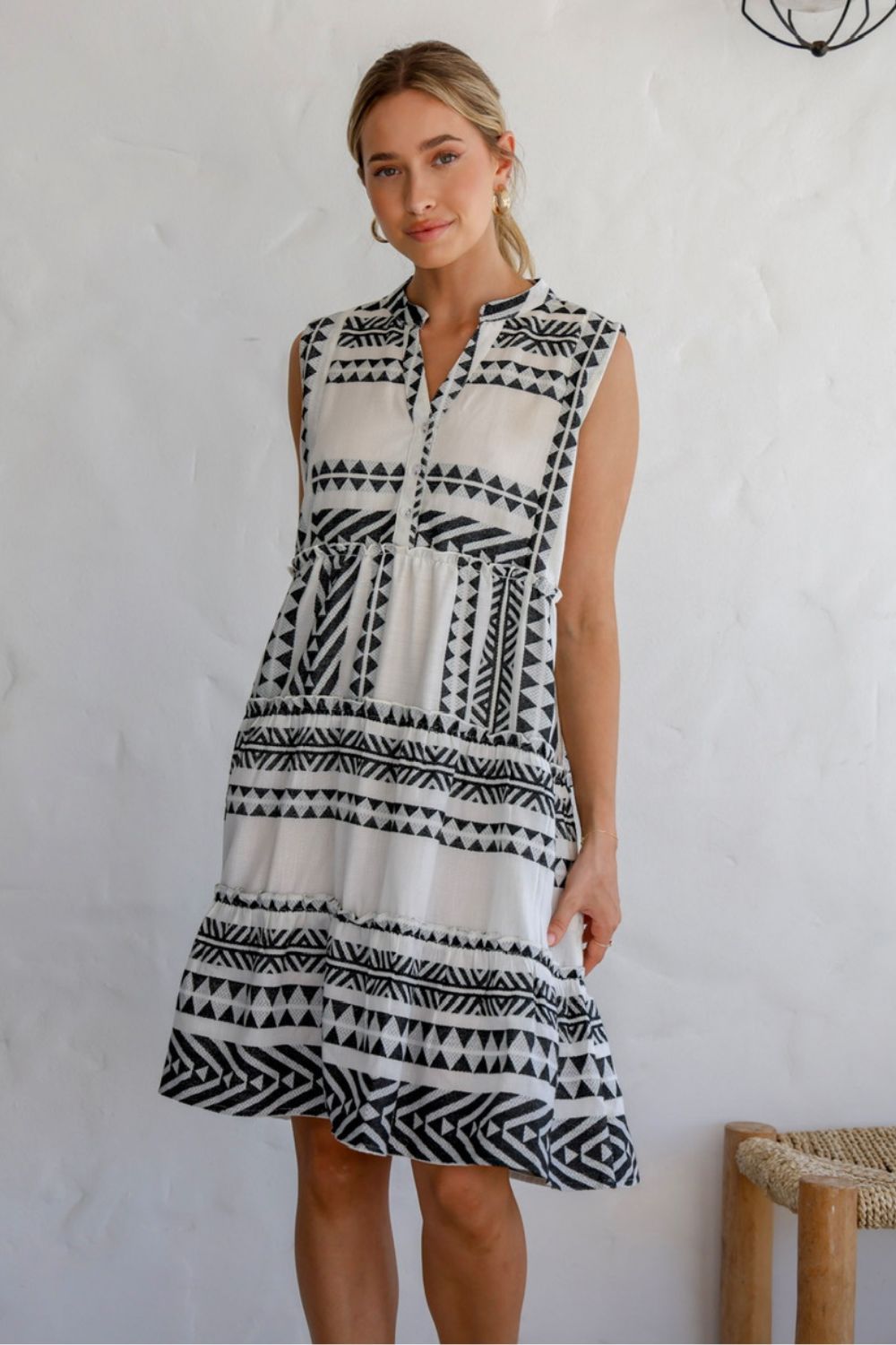 Sleeveless Mediterranean Dress | Black/White