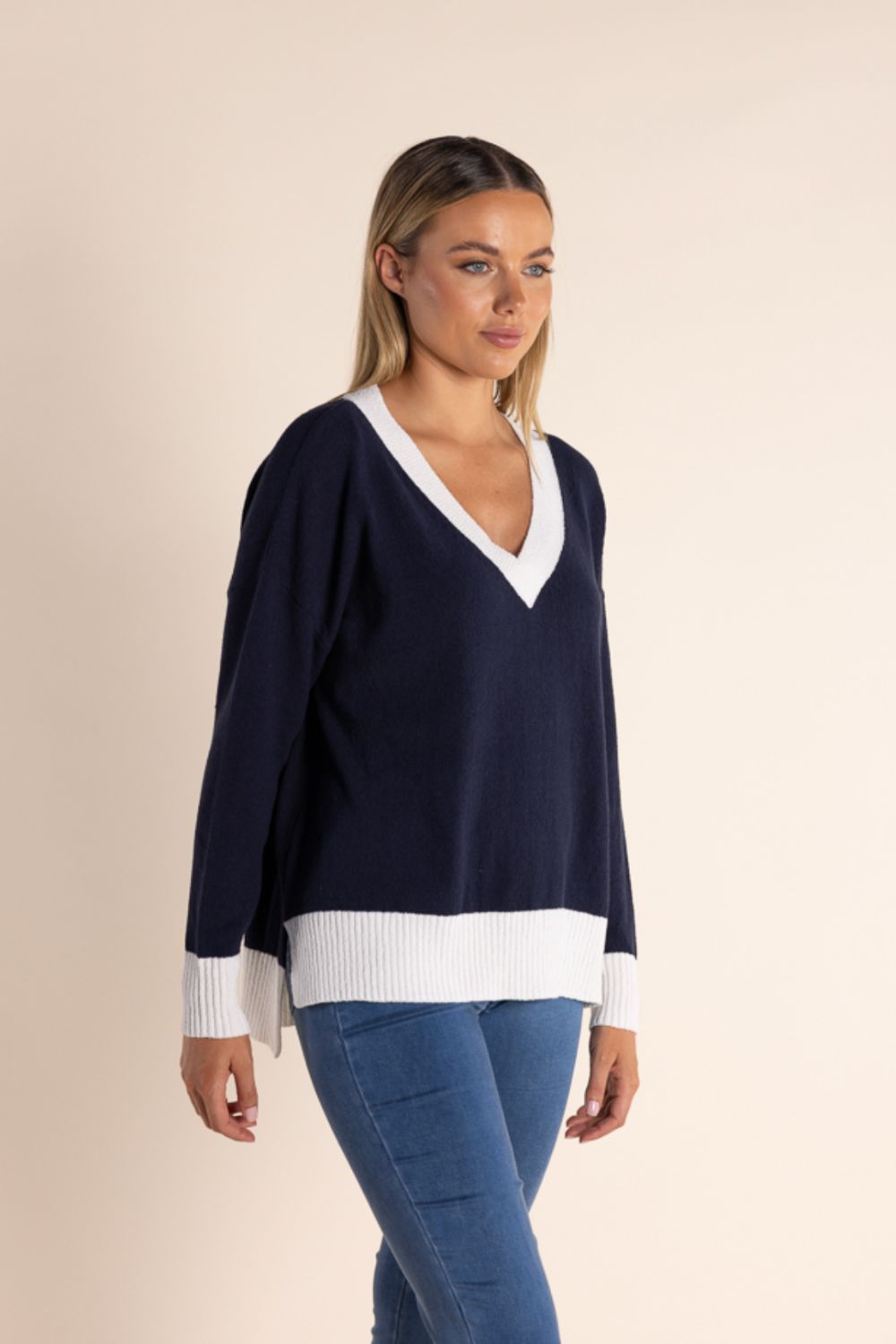 Two T's V-Neck Knit With Contrast Rib | Navy/White_Shop 12